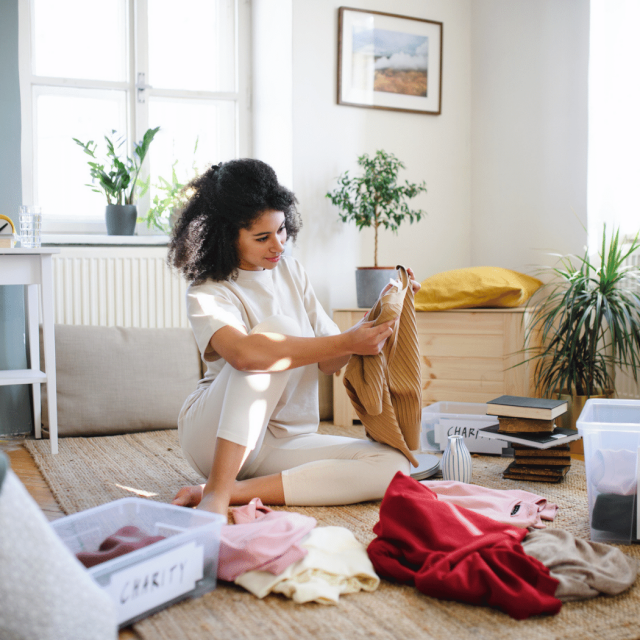 5 Ways To Make It Easier To Let Things Go And Declutter